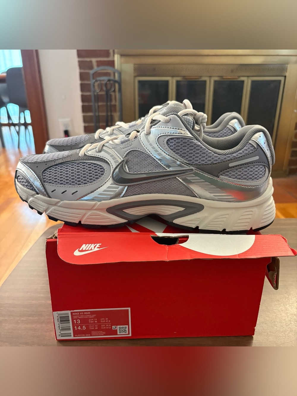 Brand new never worn!  Men’s Nike V5 RNR in cement grey.  Size 13